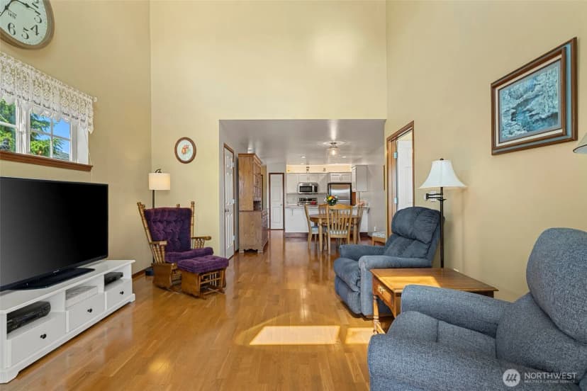 Property photo for 1190 Decatur Circle #5a, Burlington photo 9