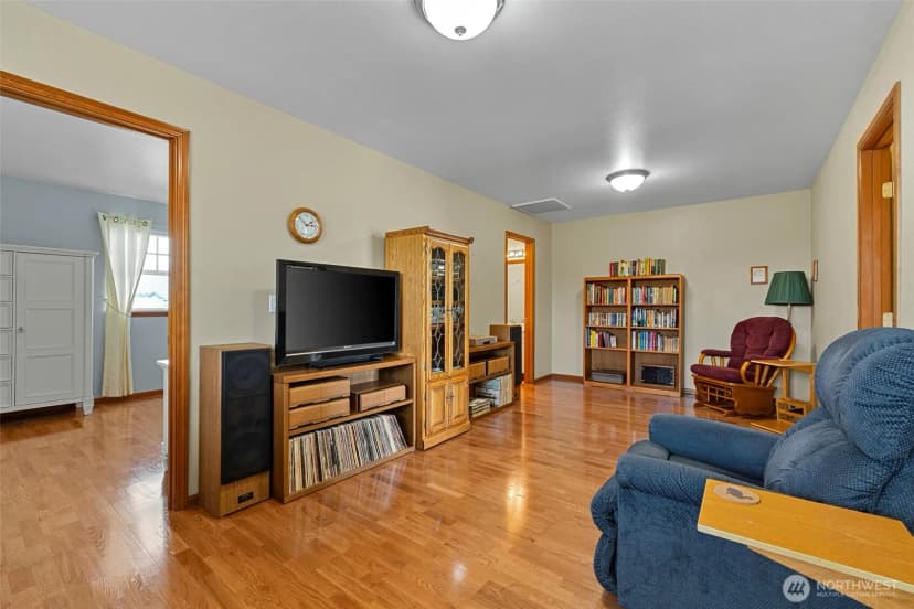 Property photo for 1190 Decatur Circle #5a, Burlington photo 30