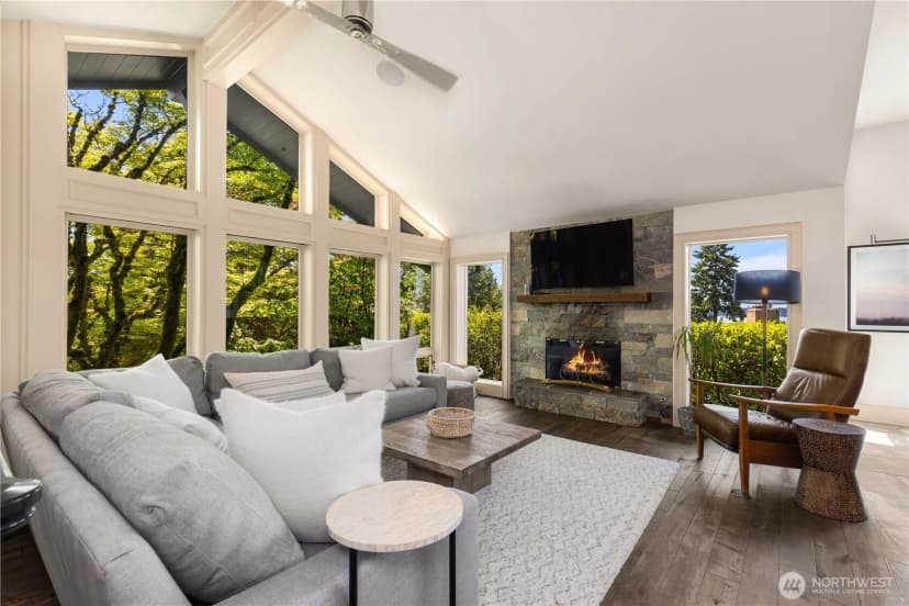 Property photo for 10510 Ne 44th Street, Kirkland photo 3