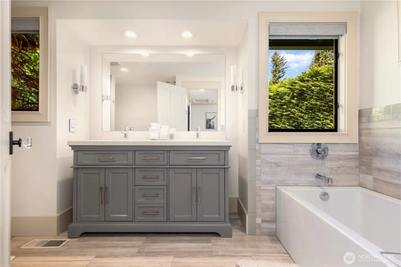 Property photo for 10510 Ne 44th Street, Kirkland photo 16