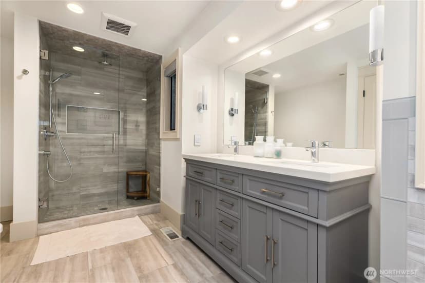 Property photo for 10510 Ne 44th Street, Kirkland photo 17