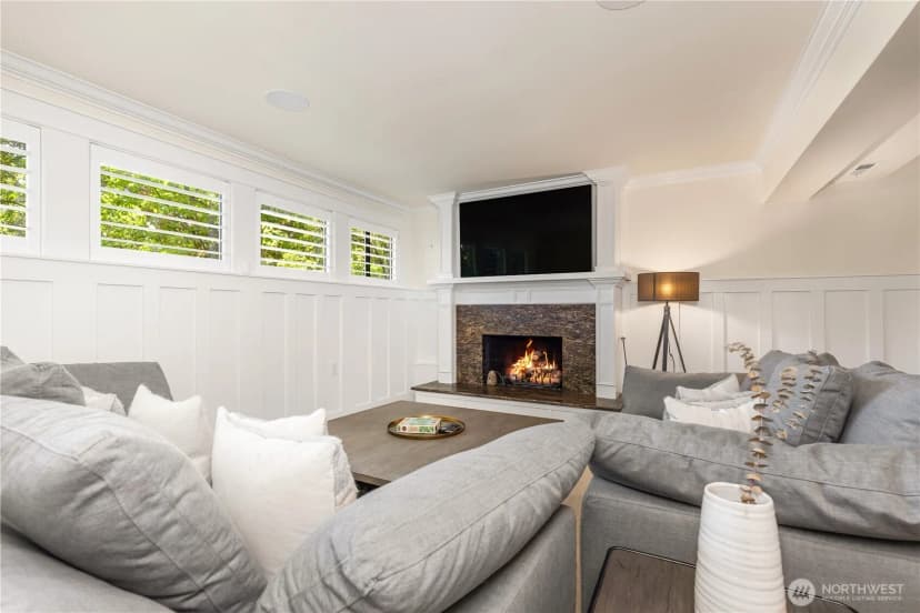 Property photo for 10510 Ne 44th Street, Kirkland photo 20
