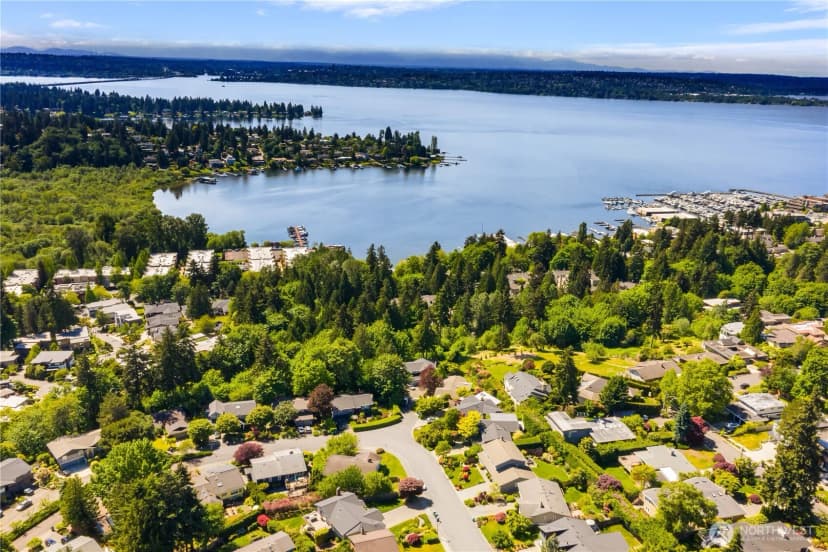 Property photo for 10510 Ne 44th Street, Kirkland photo 31