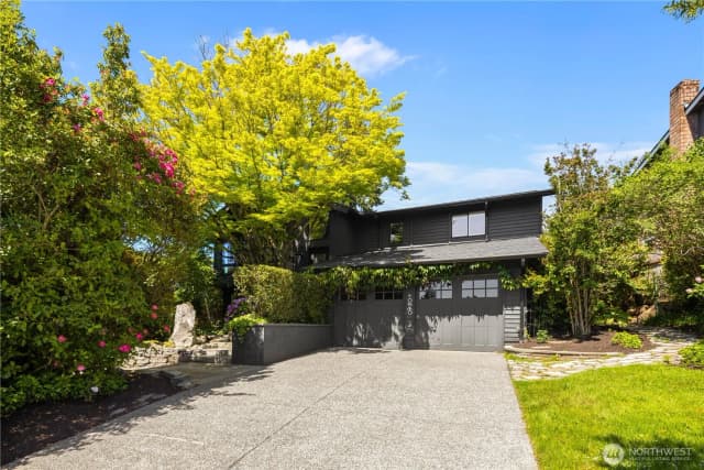 Property photo for 10510 Ne 44th Street, Kirkland