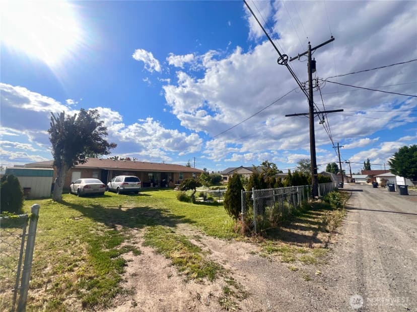 Property photo for 426 S Almira Avenue, Connell photo 9