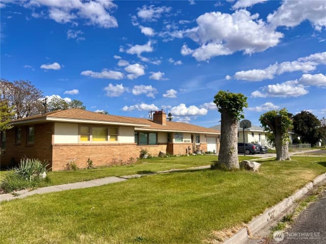 Property photo for 426 S Almira Avenue, Connell