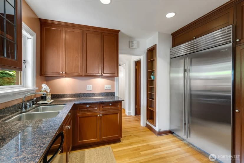 Property photo for 3608 43rd Avenue Ne, Seattle photo 11