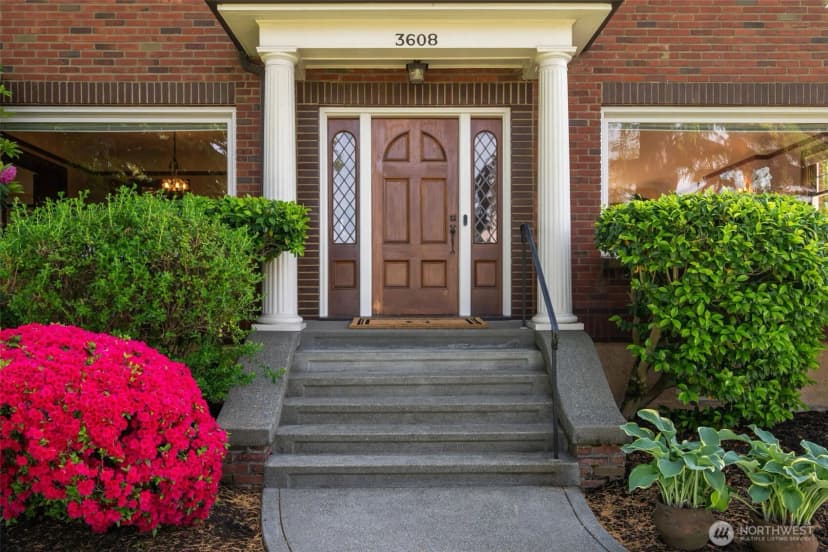 Property photo for 3608 43rd Avenue Ne, Seattle photo 2
