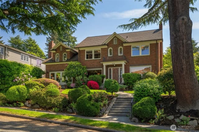 Property photo for 3608 43rd Avenue Ne, Seattle