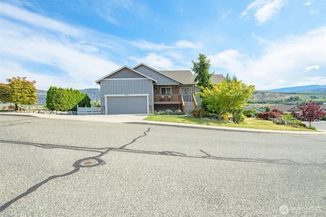 Property photo for 2840 Akamai Way, East Wenatchee