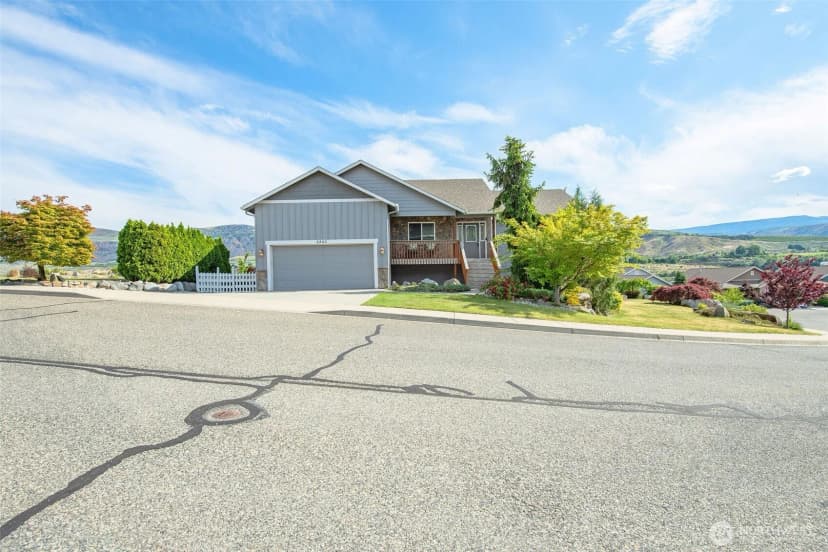 Property photo for 2840 Akamai Way, East Wenatchee