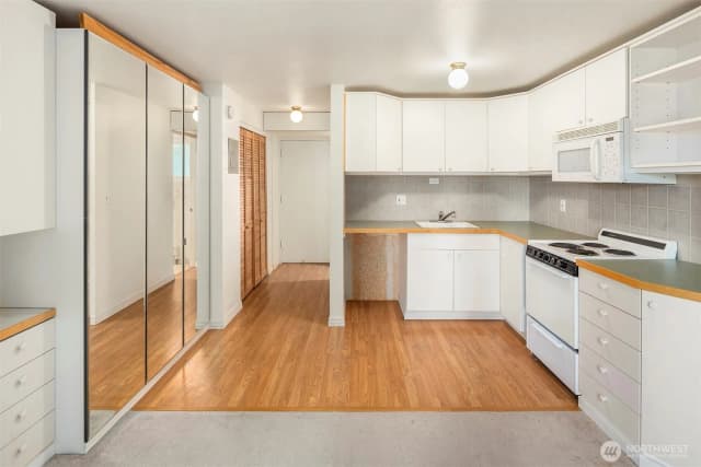 Property photo for 1810 43rd Avenue E #201, Seattle photo 5