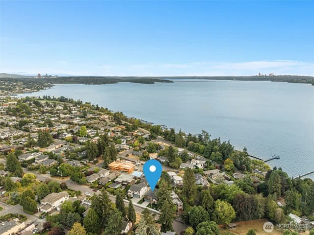 Property photo for 621 13th Avenue W, Kirkland photo 2