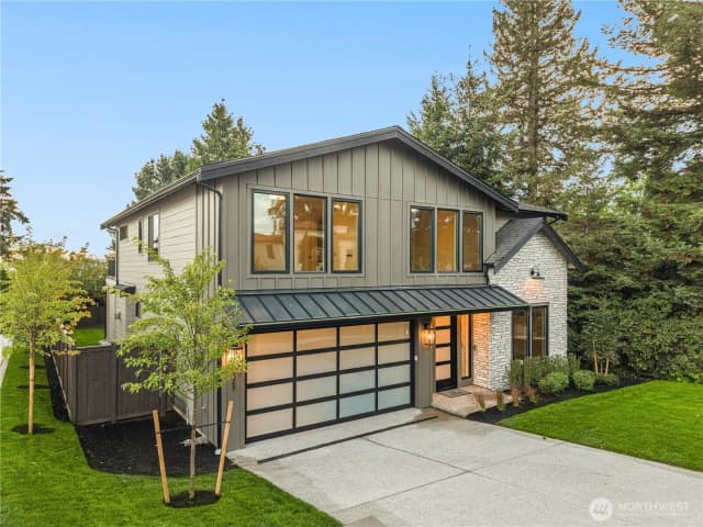 Property photo for 621 13th Avenue W, Kirkland