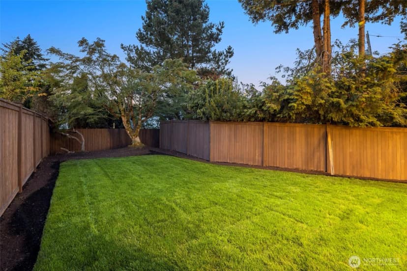 Property photo for 621 13th Avenue W, Kirkland photo 14