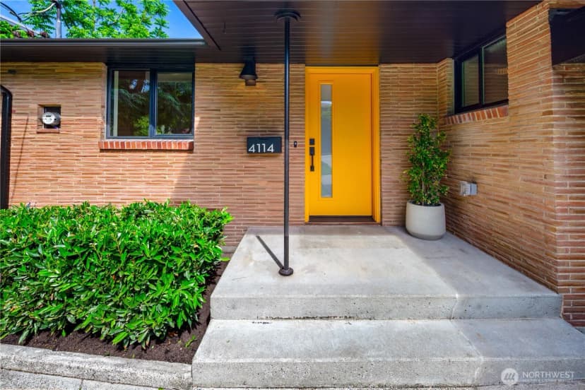 Property photo for 4114 48th Avenue S, Seattle photo 2