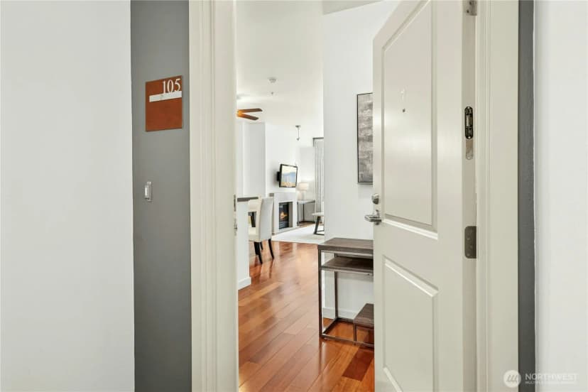 Property photo for 150 102nd Avenue Se #105, Bellevue photo 4