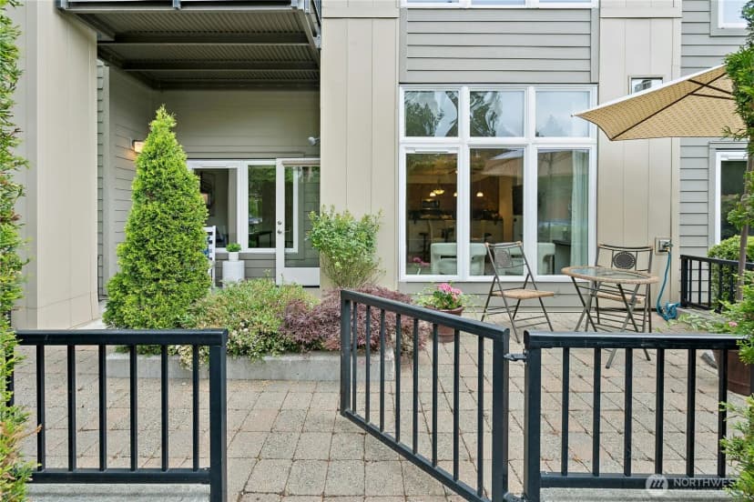 Property photo for 150 102nd Avenue Se #105, Bellevue photo 3