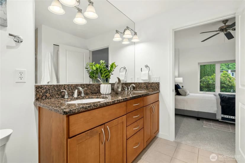 Property photo for 150 102nd Avenue Se #105, Bellevue photo 18