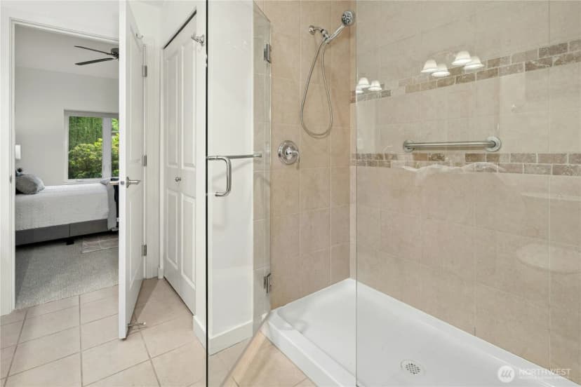 Property photo for 150 102nd Avenue Se #105, Bellevue photo 19