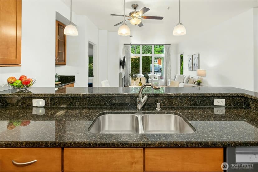 Property photo for 150 102nd Avenue Se #105, Bellevue photo 13