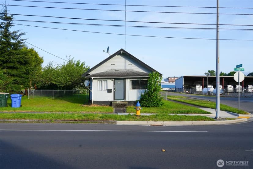 Property photo for 301 S Gold Street, Centralia photo 2