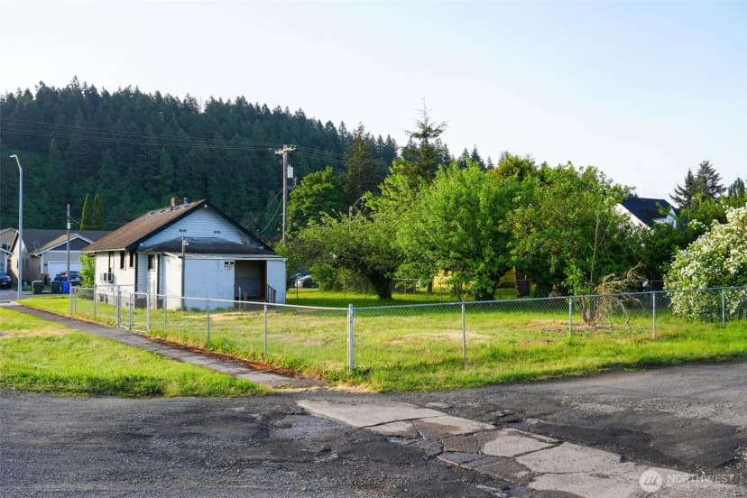 Property photo for 301 S Gold Street, Centralia photo 6