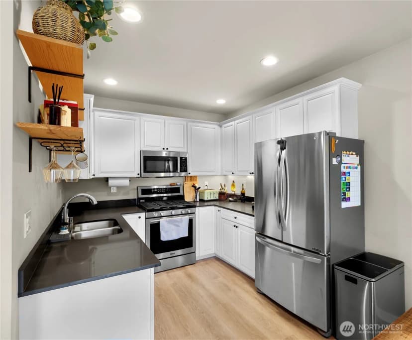 Property photo for 1911 Sw Cooper Way, Oak Harbor photo 9