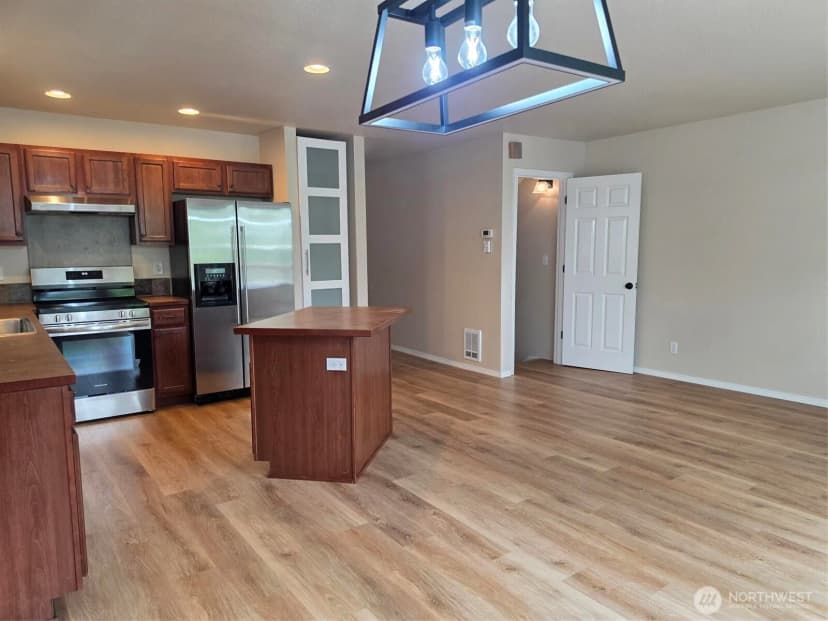 Property photo for 336 N Lafayette Avenue, Bremerton photo 9