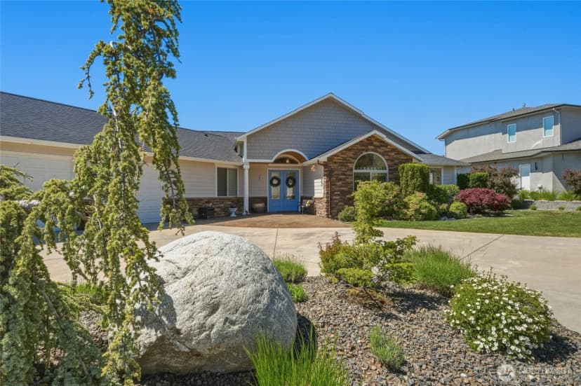Property photo for 124 Waterview Drive, Chelan photo 2