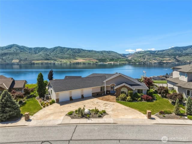 Property photo for 124 Waterview Drive, Chelan