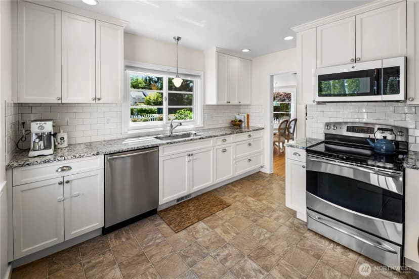 Property photo for 3806 W Bertona Street, Seattle photo 10