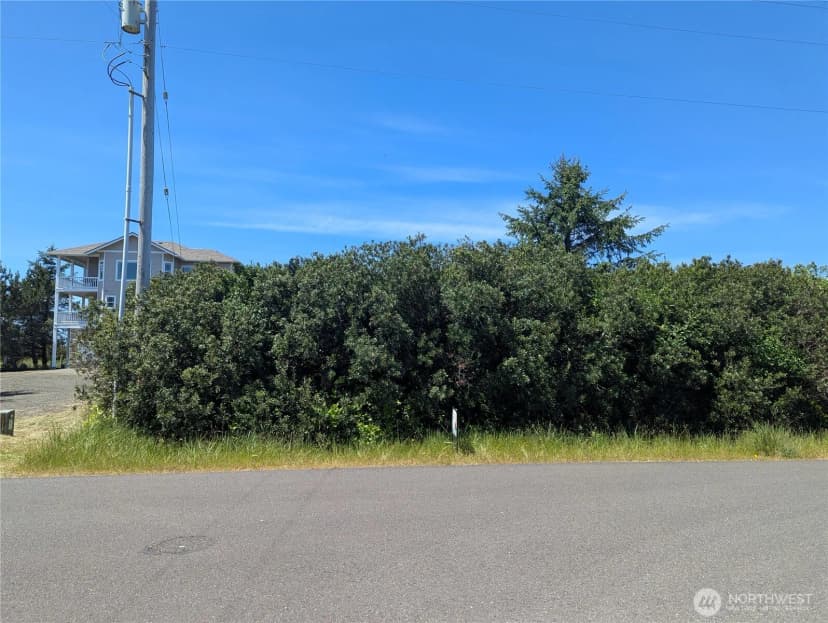 Property photo for 763 S Sand Dune Avenue Sw, Ocean Shores photo 2