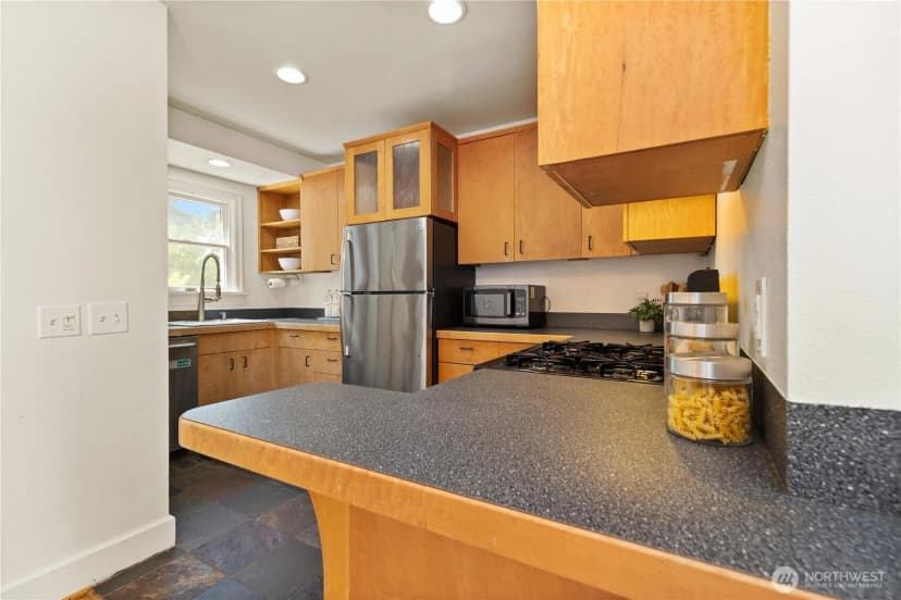 Property photo for 547 Ne 91st Street, Seattle photo 13