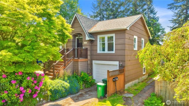 Property photo for 547 Ne 91st Street, Seattle photo 2