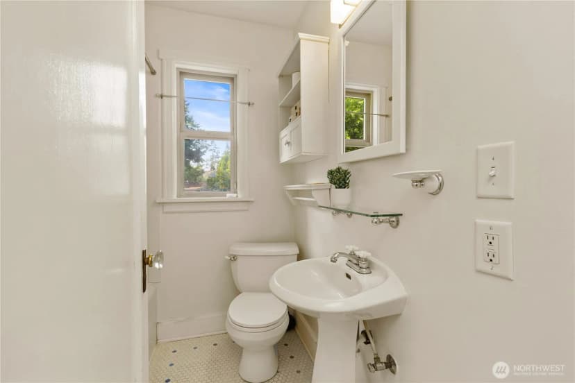 Property photo for 547 Ne 91st Street, Seattle photo 21