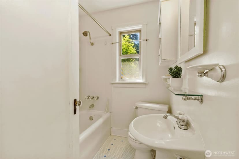 Property photo for 547 Ne 91st Street, Seattle photo 22