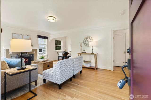 Property photo for 547 Ne 91st Street, Seattle photo 3