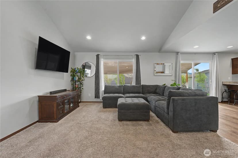 Property photo for 116 George Loop, Rock Island photo 8