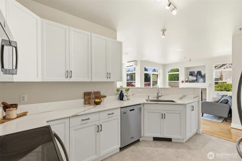 Property photo for 551 241st Lane Se, Sammamish photo 9