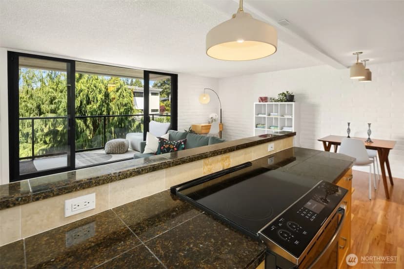 Property photo for 9909 Ne 1st #306, Bellevue photo 9