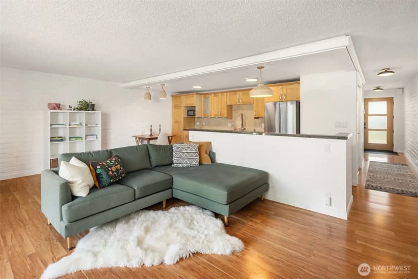 Property photo for 9909 Ne 1st #306, Bellevue photo 17