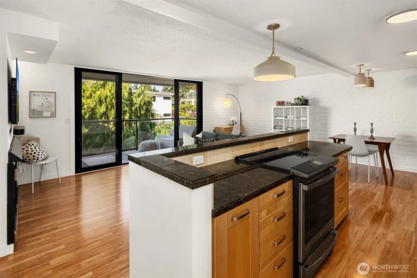 Property photo for 9909 Ne 1st #306, Bellevue photo 8