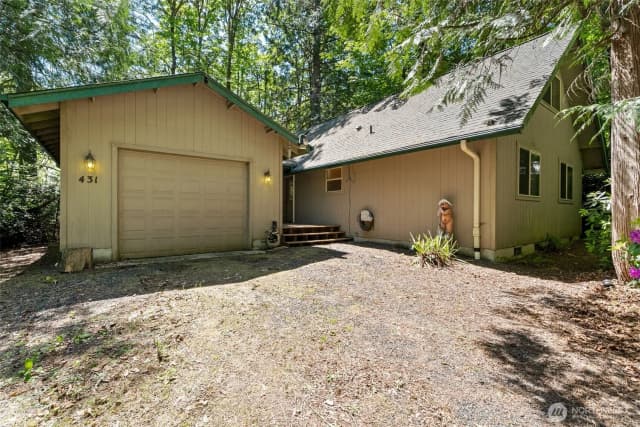 Property photo for 431 E Pointes Drive E, Shelton