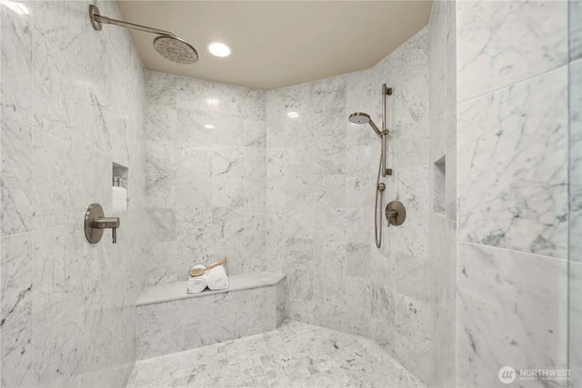 Property photo for 10021 Ne 16th Place, Bellevue photo 27