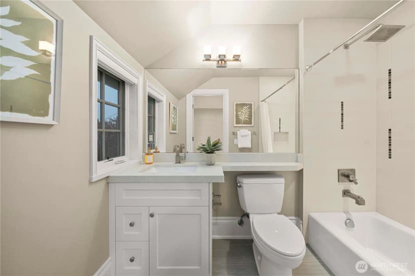 Property photo for 10021 Ne 16th Place, Bellevue photo 31