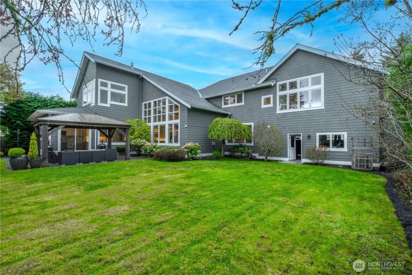 Property photo for 10021 Ne 16th Place, Bellevue photo 34