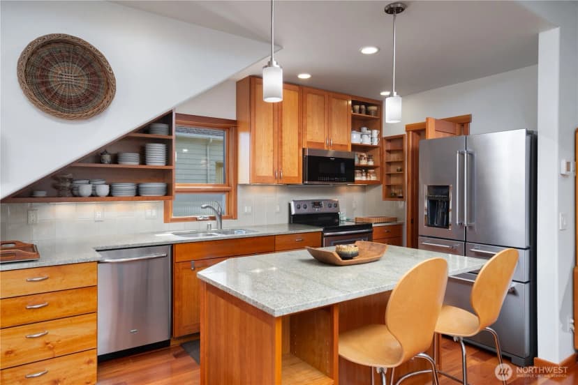 Property photo for 1114 10th St, Anacortes photo 14