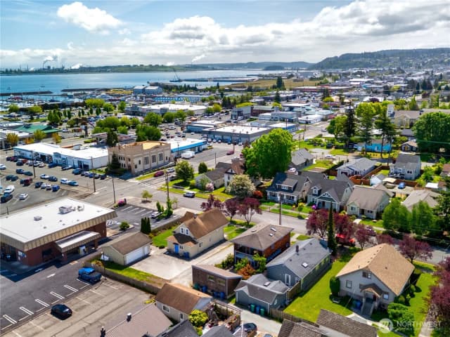 Property photo for 1114 10th St, Anacortes photo 4