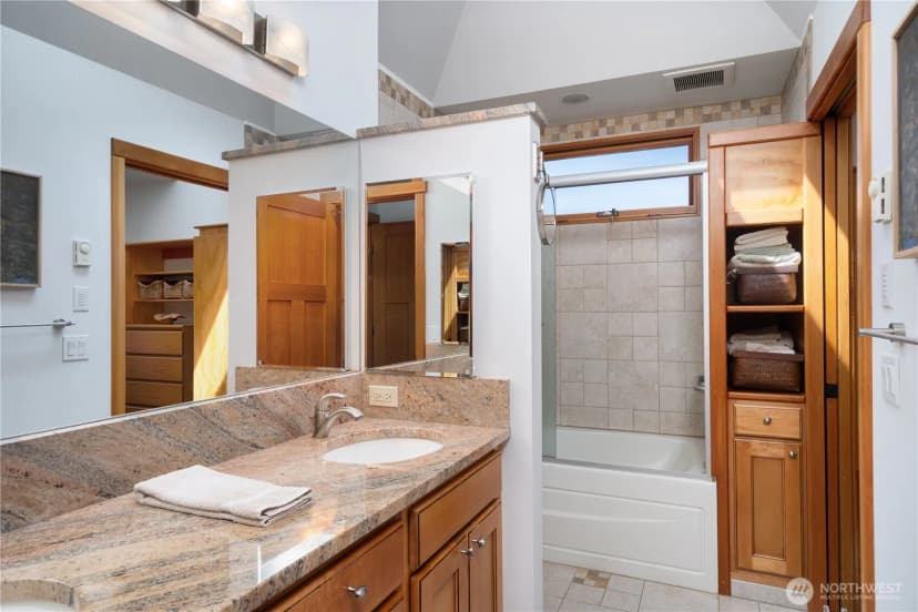 Property photo for 1114 10th St, Anacortes photo 20
